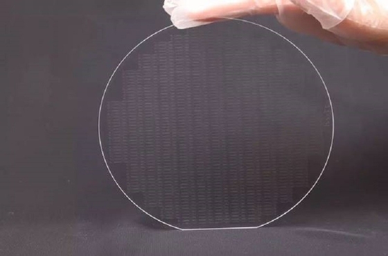 Wafer Sapphire ổn định cao cho các đặc tính quang học nhất quán C-plane 0001