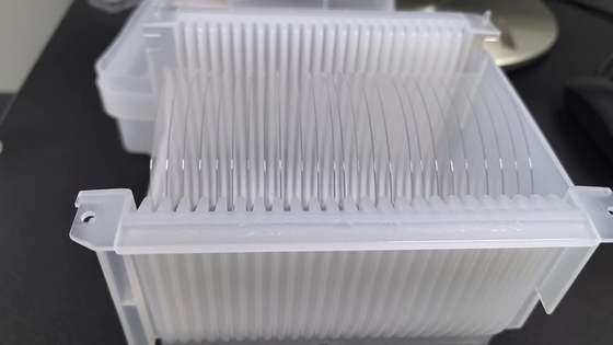 Khả năng dẫn nhiệt C-plane 0001 Sapphire Wafer Al2O3 Substrate cho cửa sổ hồng ngoại