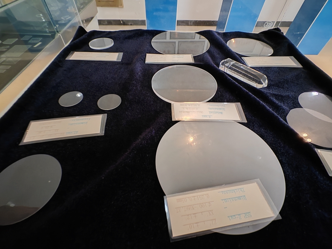 3 Inch Và 4 InchCustomized tùy chọn định hướng cho Crystal Quartz đơn Wafer nhiệt độ cao